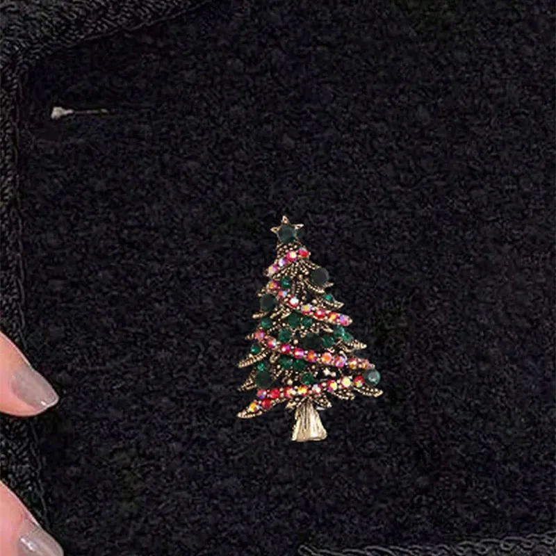 1 Pièce Broche De Noël, Jolie Broches En Forme Arbre De Noël Broche De Style Tendance, Faux Cristal Brooch Pour Noël Petit Corsage Avec Strass Rouges Et Blancs, Accessoire De Vêtements Pour