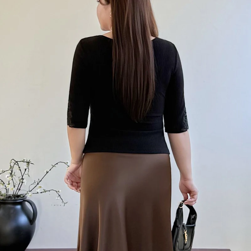 Fashion Plus Size Women's T-Shirt Premium Rose Embroidered Lace V-Neck Half Sleeved Knitted Top French Hot Girl Luxury Tees 9330