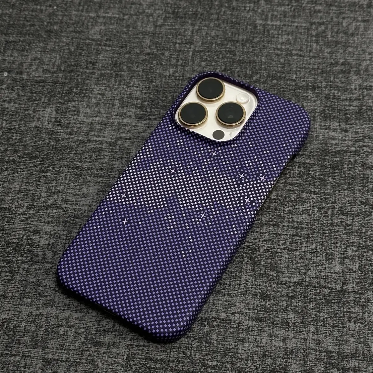 Kevlar Carbon Fiber Texture Slim Matte Magnetic Phone Case