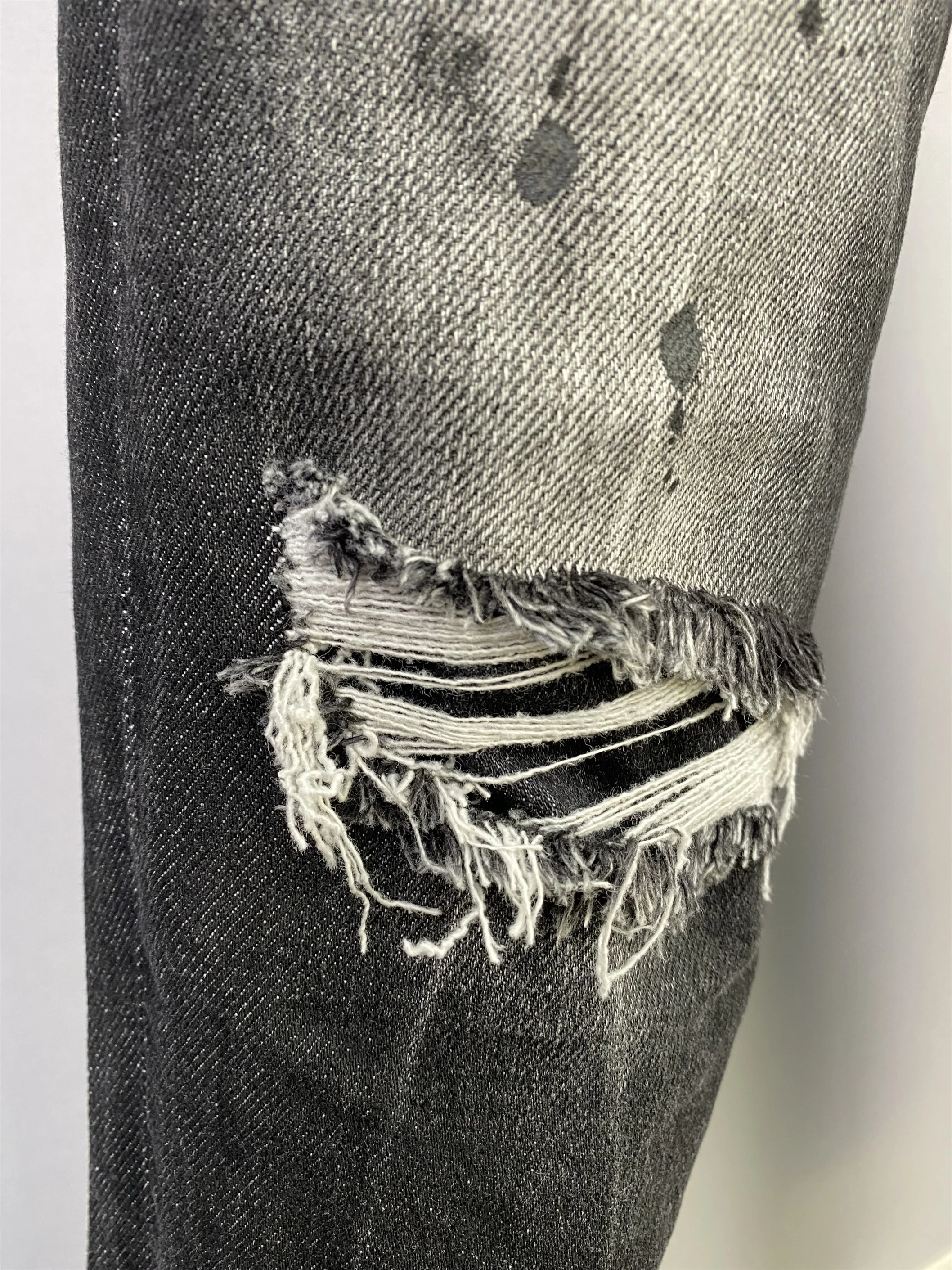 2024 Spring/Summer New D2 Jeans Trendy Men's Slim Fit and Hole Patch Car Thread Versatile Splash Black Men's denim pants