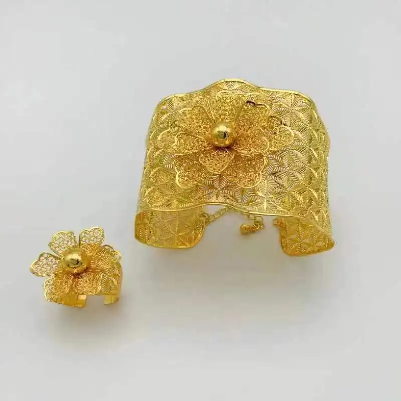 

Модный женский ажурный браслет Bu10158