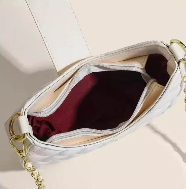 Elegant Women's Crossbody Bag With Texture And Chain Strap_voghion.com