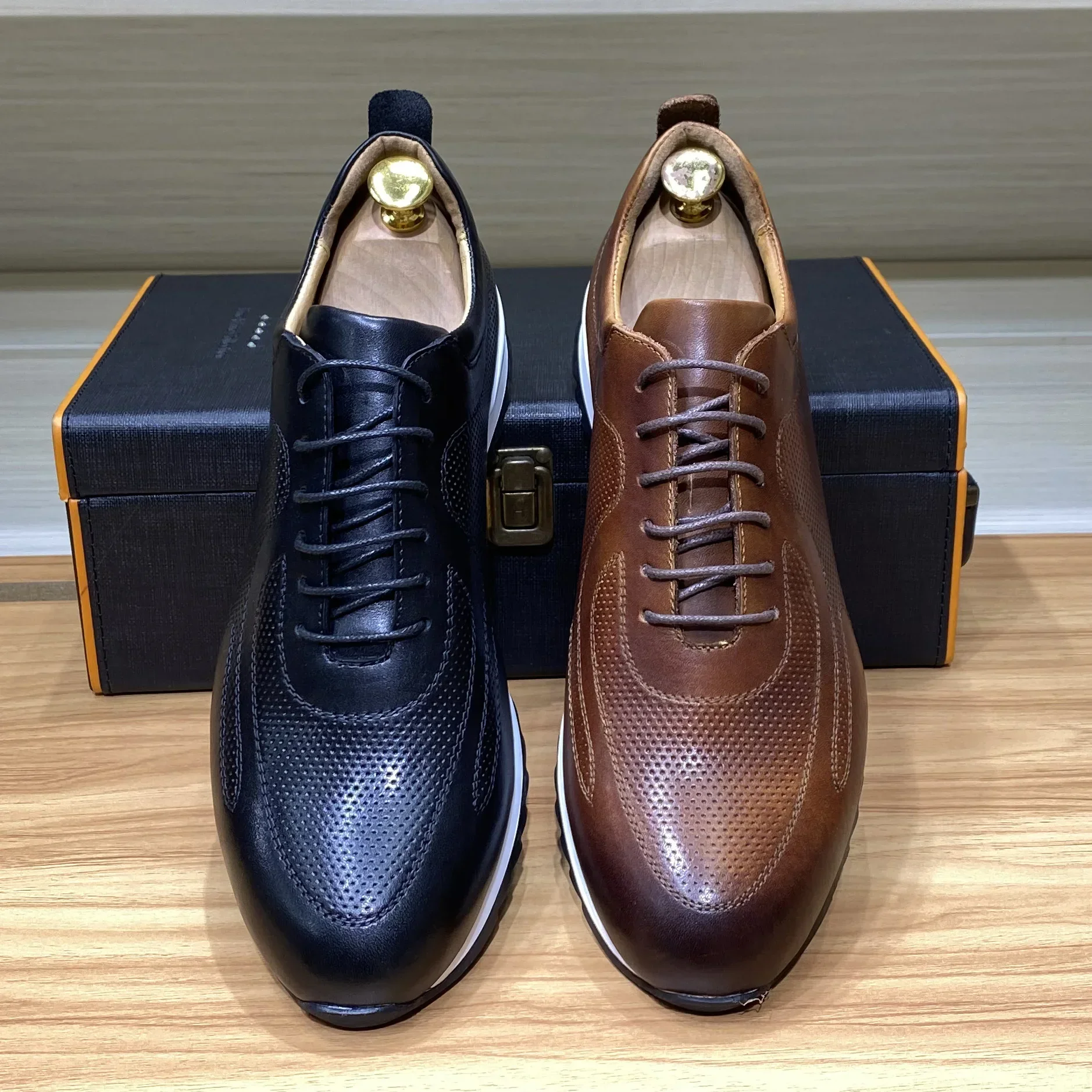 Luxury Mens Sneakers Genuine Leather Lace-Up Comfortable