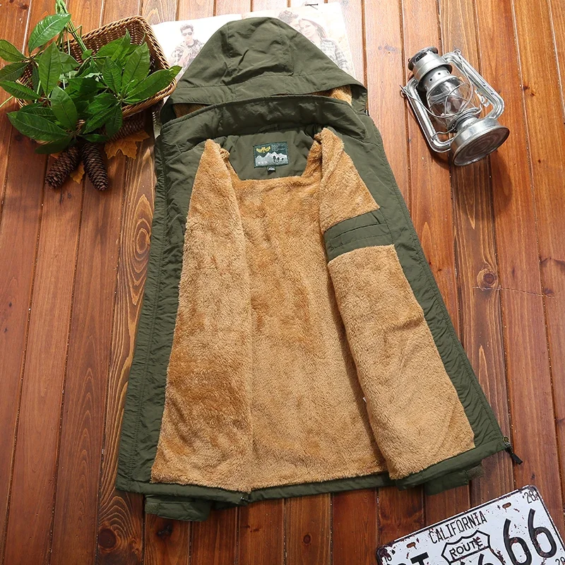 Jacket men's autumn/winter fleece thickened jacket outdoor casual loose versatile windproof waterproof large size sport coat