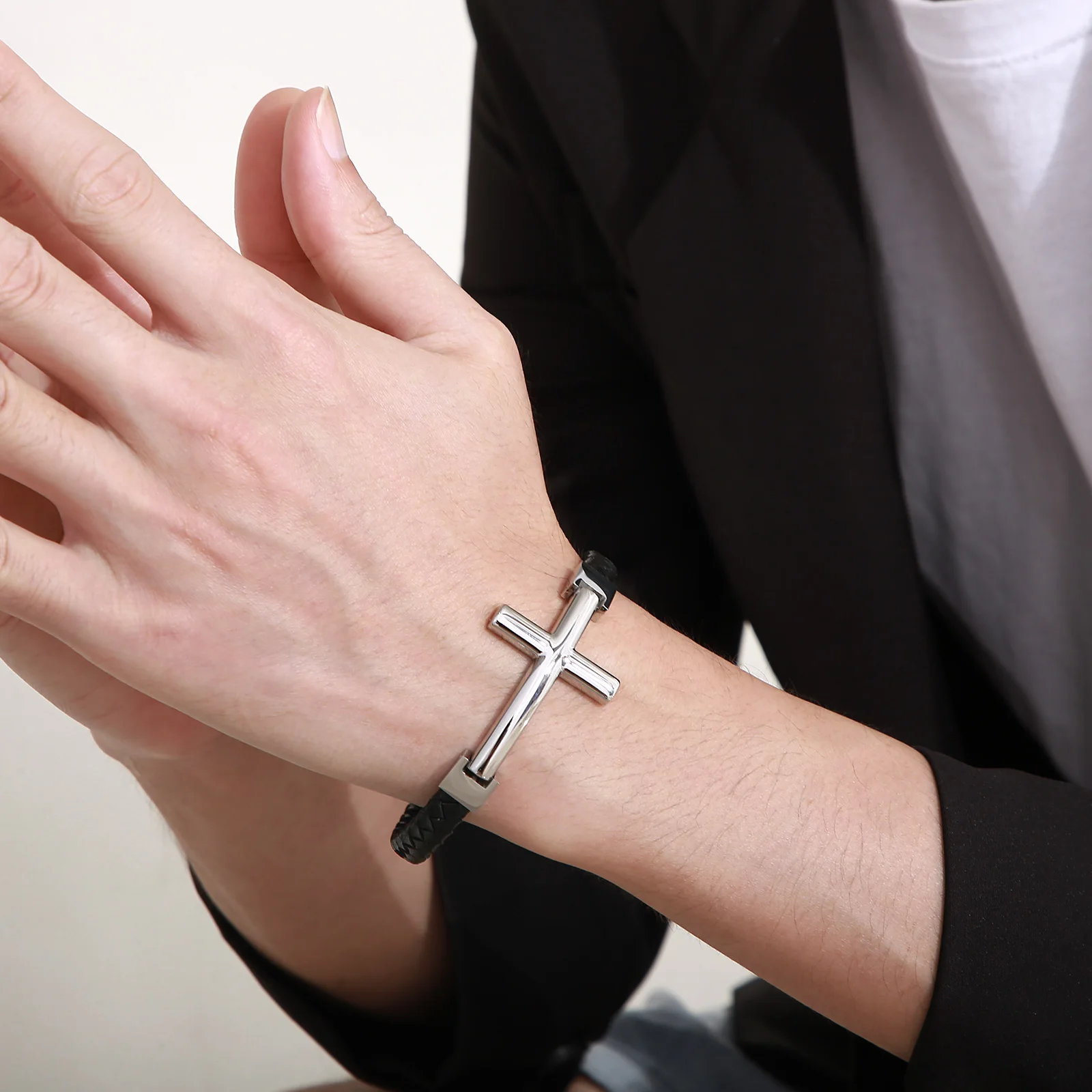Leather Bracelet Charm Bracelet HaoYi Fashion Genuine Leather Bracelet Men Gold Silver Color Stainless Steel Cross Charm Bracelets Punk Jewelry Gift