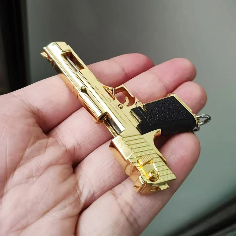 1:4 Alloy Desert Eagle Pistol Keychain Ring Fake Gun Detachable Assemble Toy Gun Shoulder Bag Accessories Christmas Gift 2