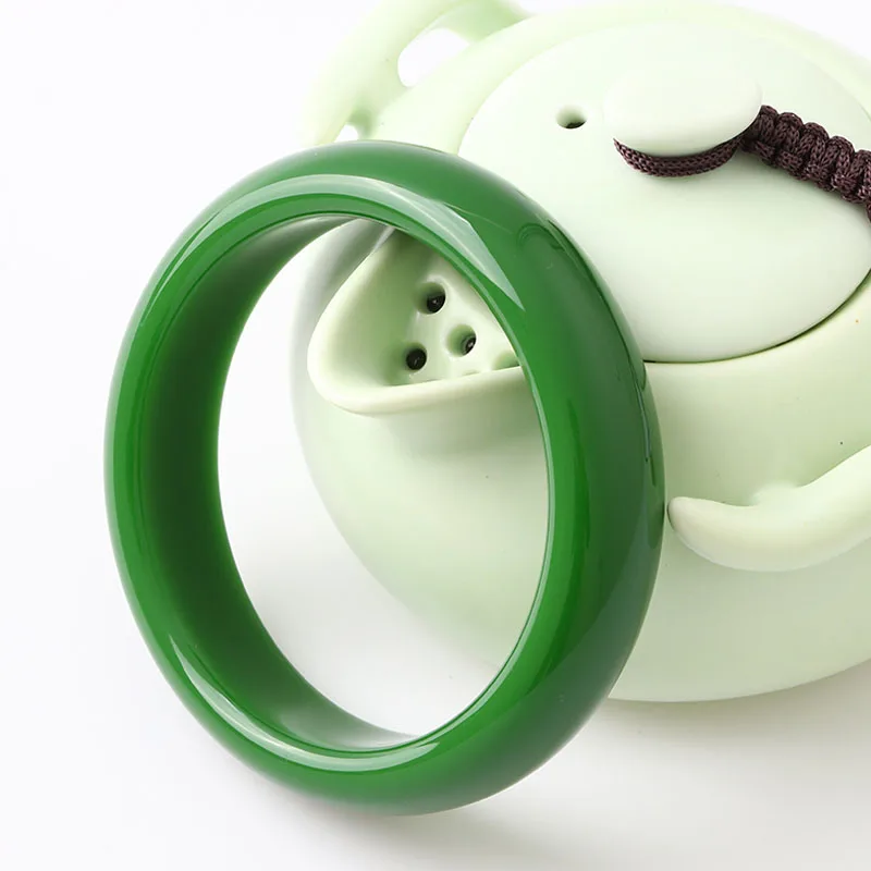 Рисунок 6 - Китайский натуральный зеленый нефритовый браслет