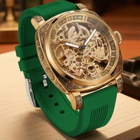 Une montre décontractée et élégante pour homme, de couleur jaune-vert, dotée d’un bracelet orné de motifs gravés complexes et d’un mouvement mécanique entièrement automatique. 2