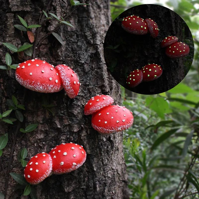 

Creative Tree Simulation Red Mushroom Micro Landscape Hanger Outdoor Courtyard Horticultural Landscape Resin Craft Decoration