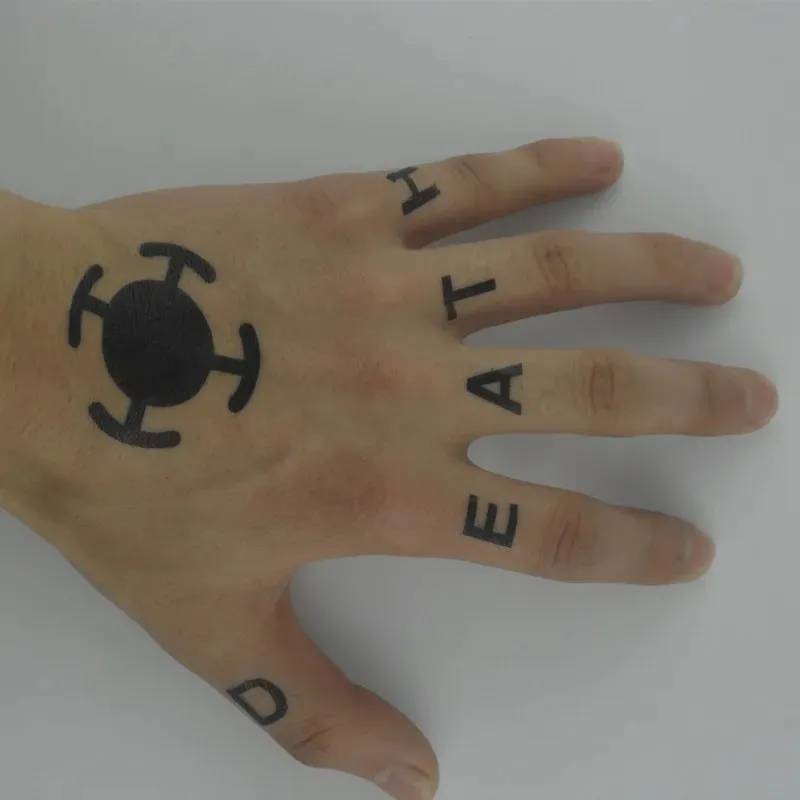 2 Pezzi/Lotto Adesivi Anime Tatuaggio Cosplay di Trafalgar Law per Uomini e Donne, Logo Trafalgar D Water Law - immagine 2