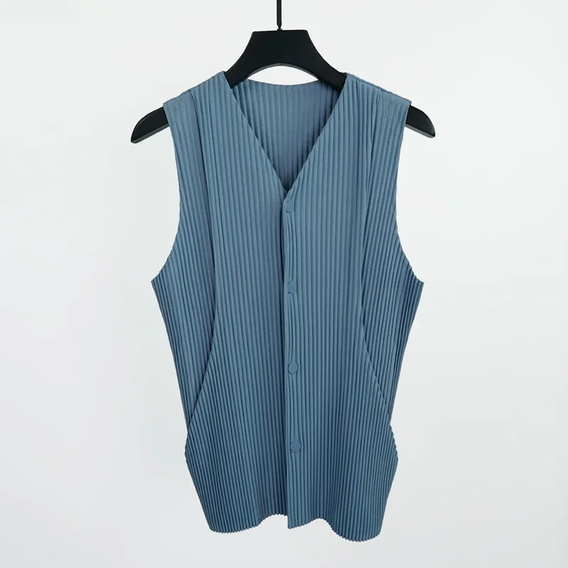 Pleats 2024 Pleated New Men's Waistcoat Pleated Buckle Vest Summer New Business Casual Versatile Men's Clothing 4