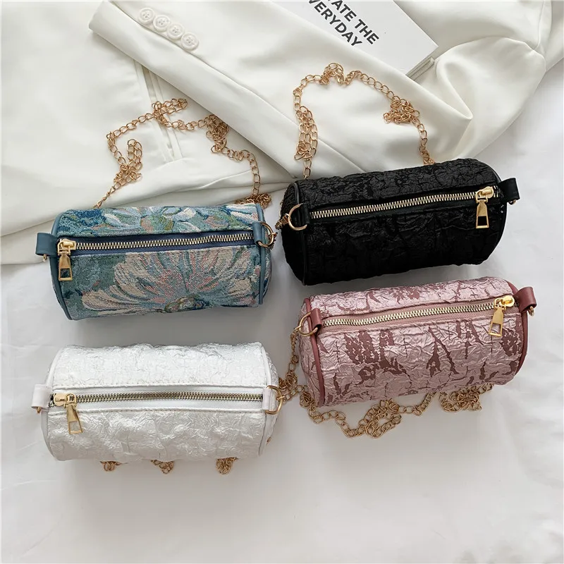 Heart Line Chain Shoulder Bag Underarm Bag Stylish Everything Cute Bag -  China Bag and Lady's Bag price