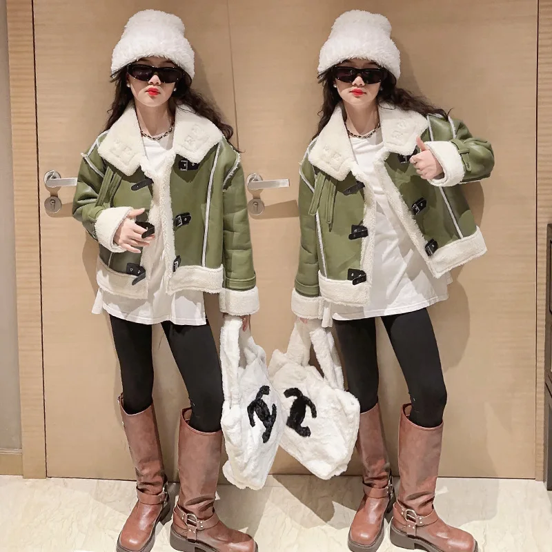 

Girls' 2023 Autumn/Winter New Lamb Hair Short Combination Thickened Motorcycle Wear with Leather and Fur Integrated Coat