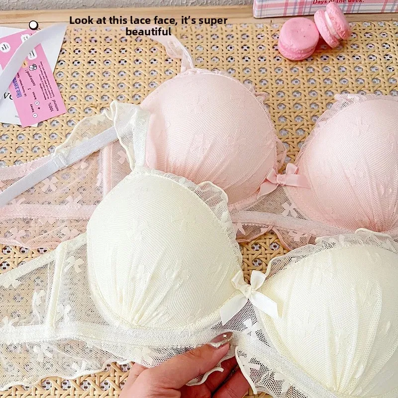 النمط الياباني الرغبة النقية الدانتيل Bralette وسراويل داخلية مجموعة مريحة لاسلكية خفيفة الوزن تنفس الحلو طالب رفع