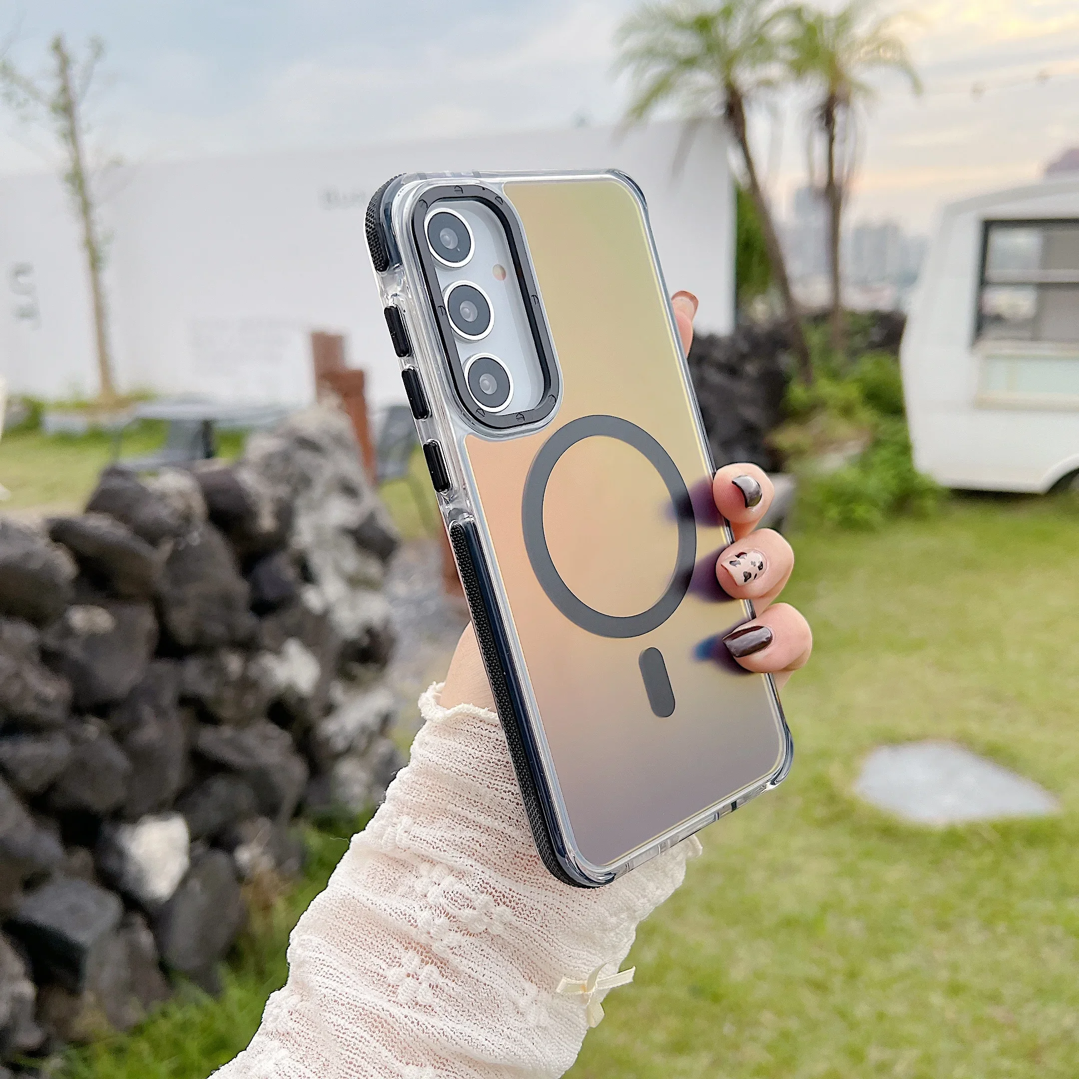 Aurora Magnetic Phone Case with Wireless Charging Capability