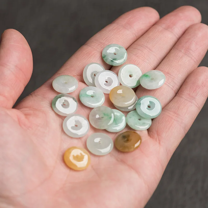 Рисунок 5 - Натуральный нефритовый ядеит класса А из Мьянмы