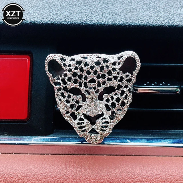 Ornements de décoration d'intérieur de voiture en cristal, parfum  automatique de football, diamant, accessoires de console centrale dans la  voiture, cadeaux de personnalité, nouveau - AliExpress