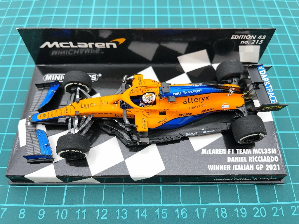 

Minichamps 1:43 F1 MCL35M 2021 Daniel Ricciardo Italy 1st Place Simulation Limited Edition Resin Metal Static Car Model Toy Gift