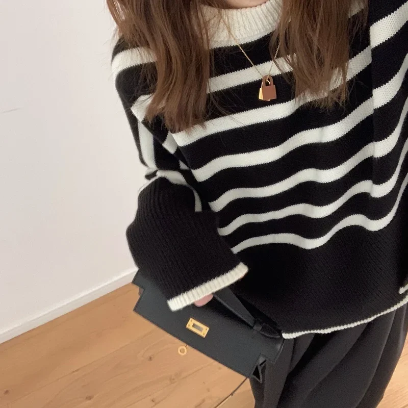 Striped Knitted Sweater Women's Autumn and Winter New Retro Wear Soft Waxy Round Neck Pullover Loose Long-sleeved Sweater