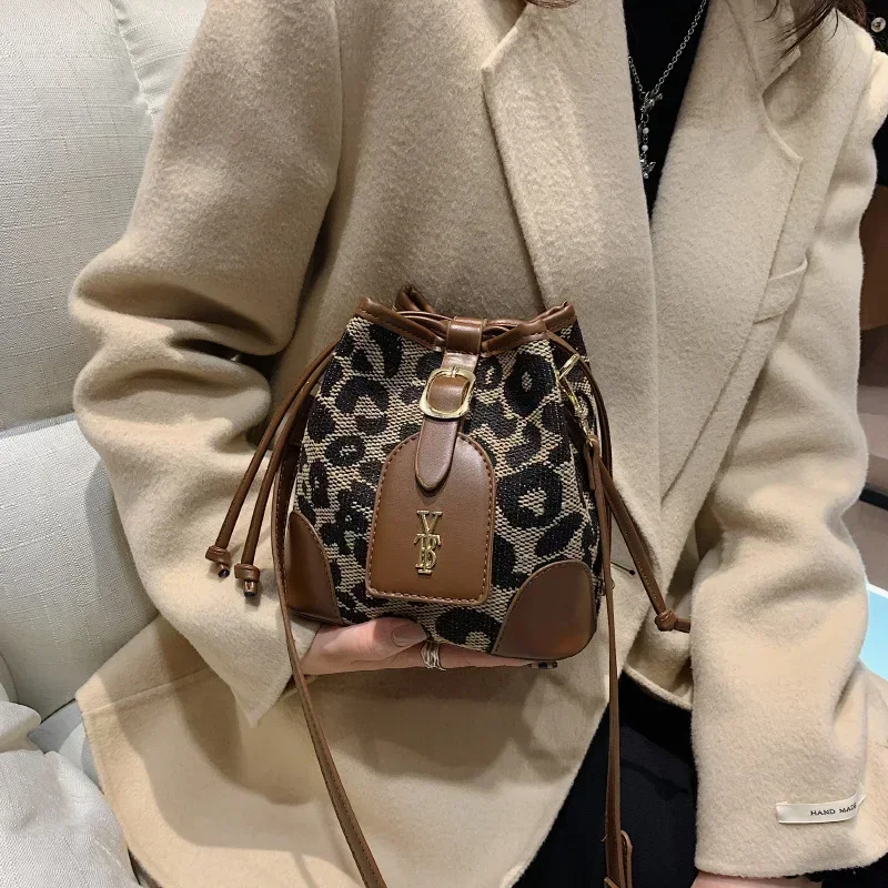 

Женская сумка 2021, новая сумка-мешок тысяча птиц в клетку, шерстяная сумка-мессенджер в иностранном стиле контрастных цветов на одно плечо