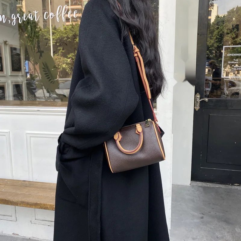 Frühling 2024 Sommer Single Shoulder Crossbody Modische und beliebte Handheld Small Square Shiling Damentasche_voghion.com