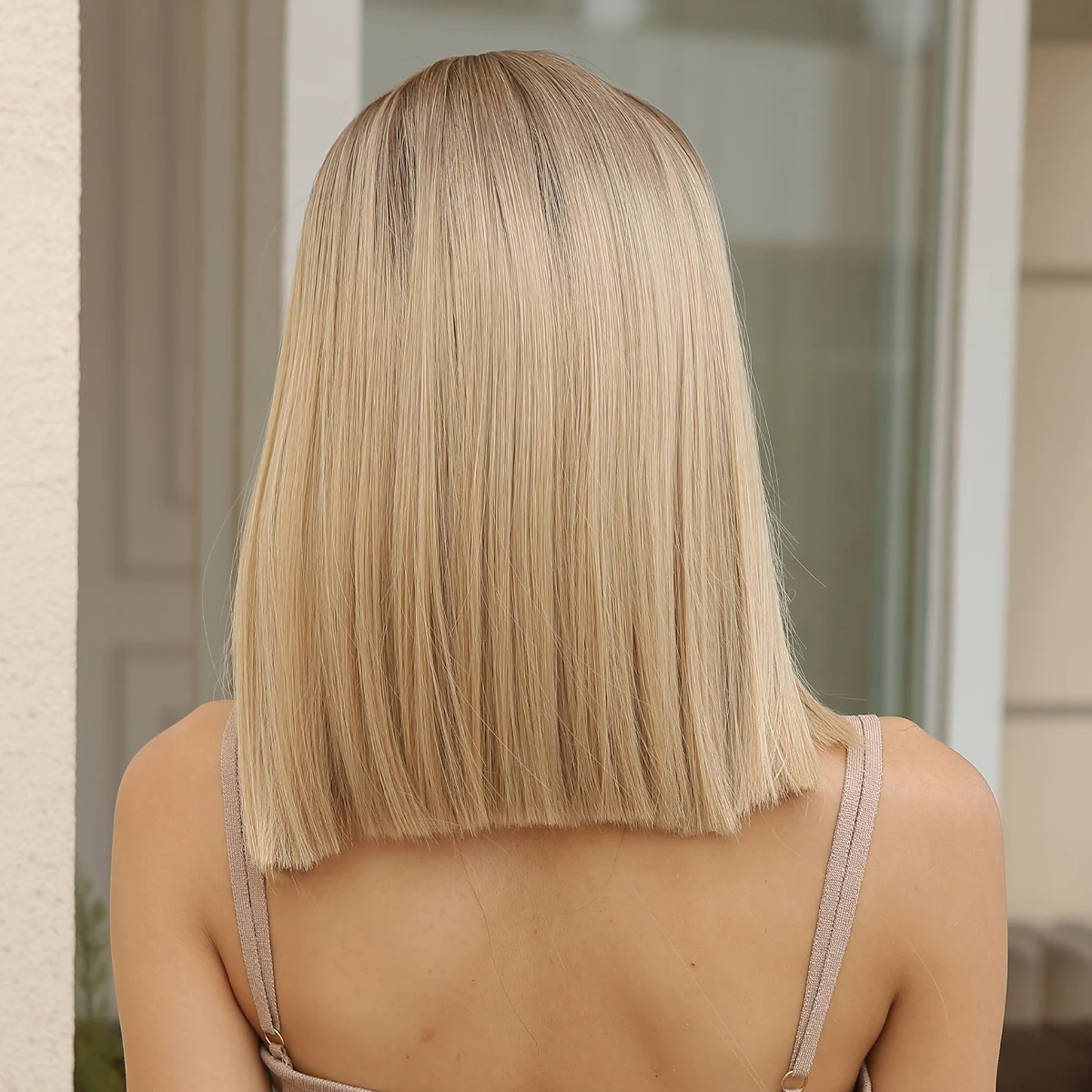 Peluca sintética corta, recta, de color rubio ceniza grisáceo, con flequillo, corte recto natural, para mujeres blancas, resistente al calor para uso diario_voghion.com