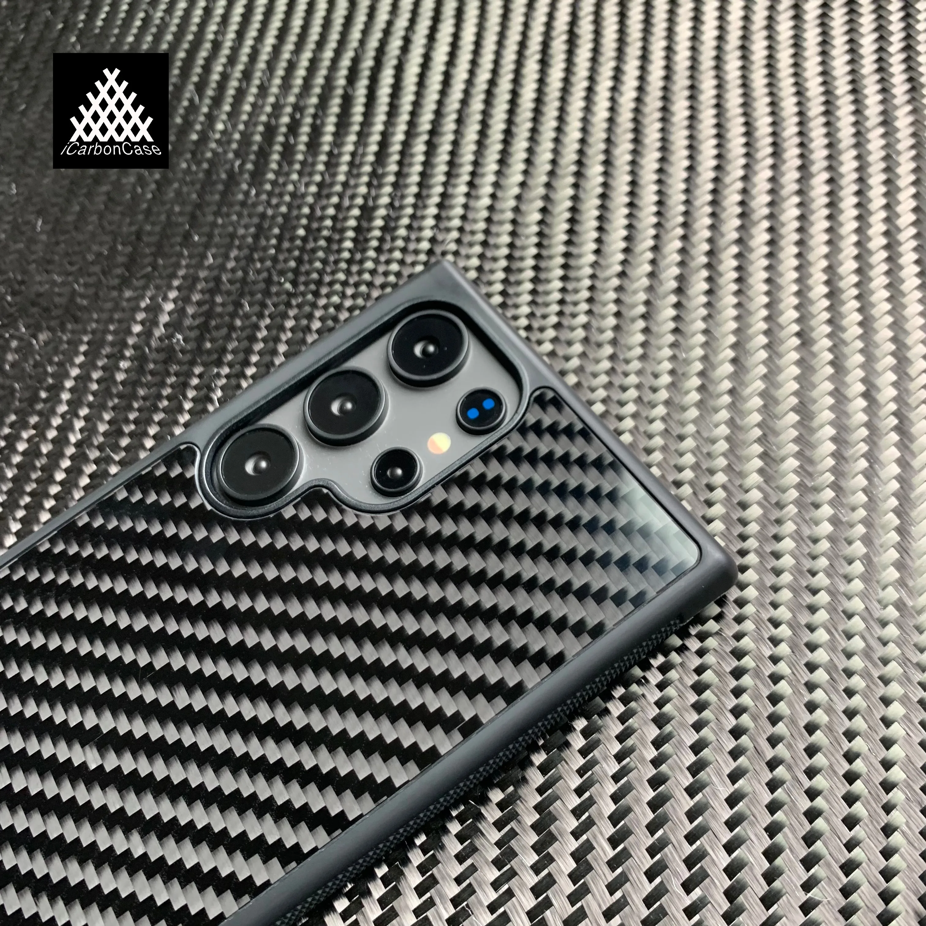 Magnetic Real Glossy Woven Carbon Fiber Case