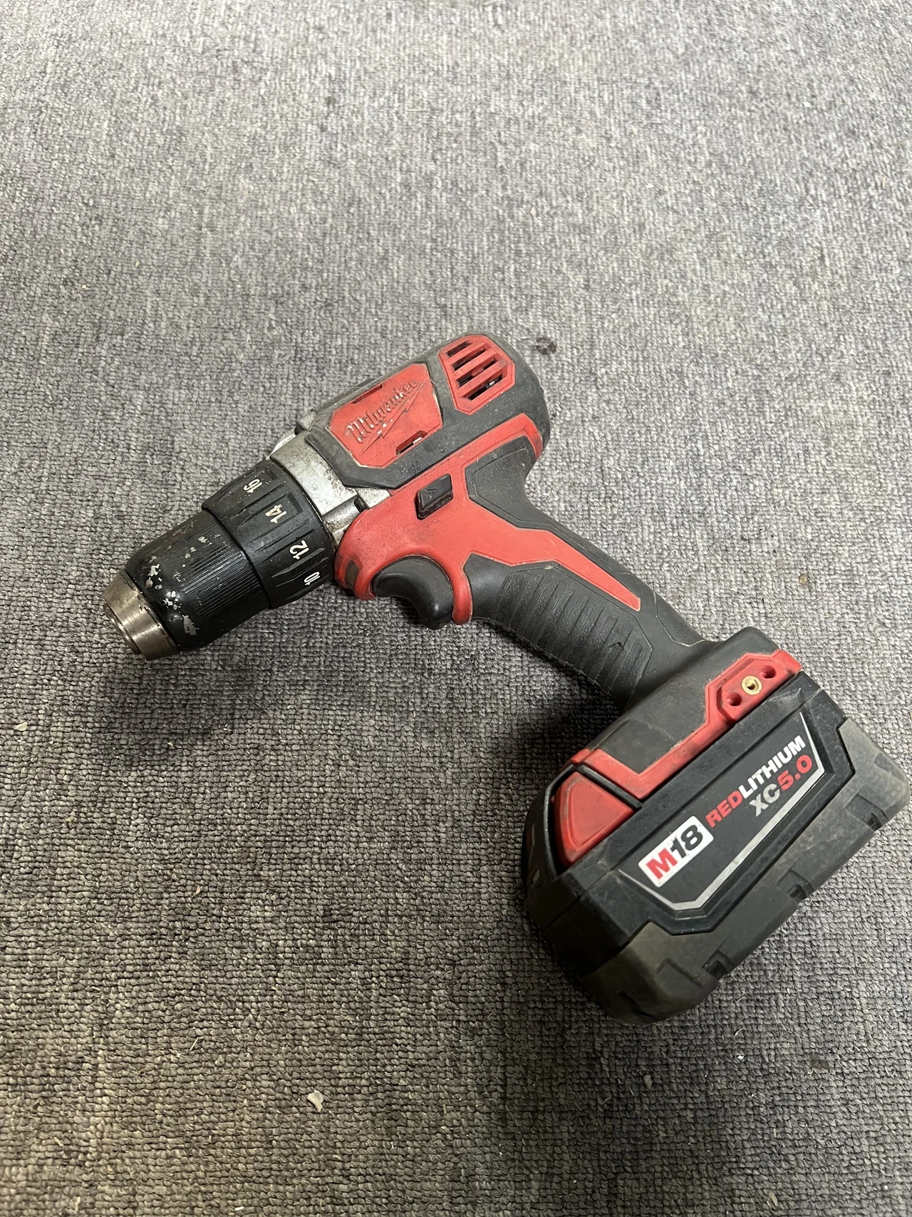 USED Milwaukee 2606-20 Includes 5.0AH battery M18 Compact 1/2