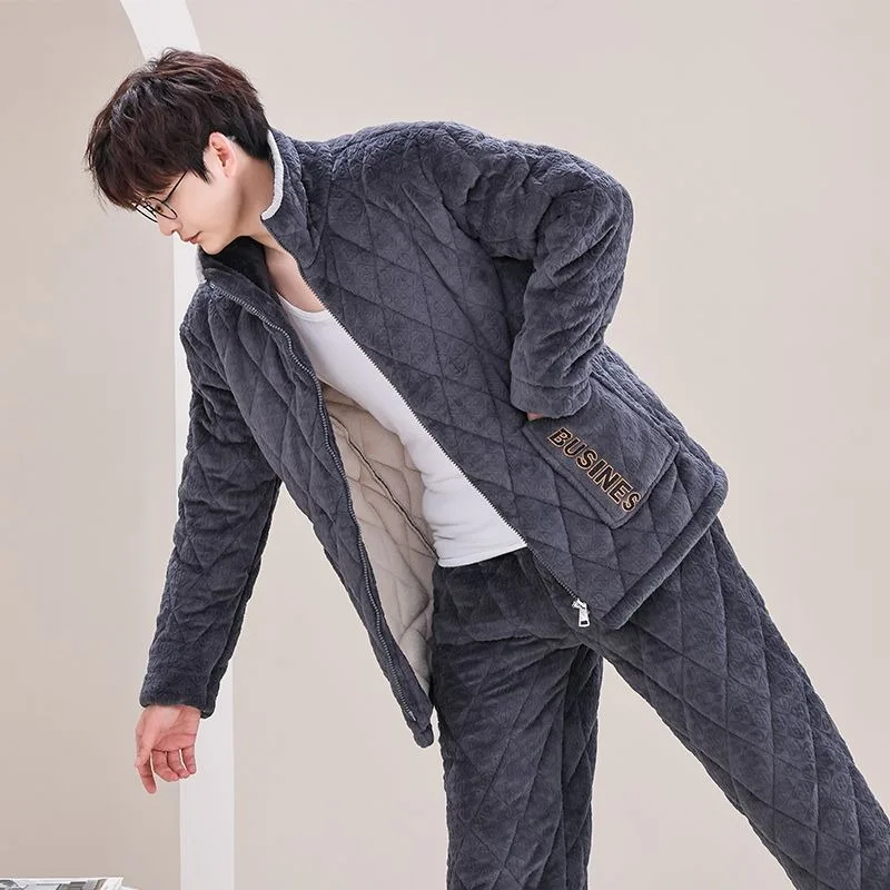 Пижама для мужчин среднего возраста