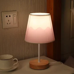 Lampe de Table avec socle en bois et tissu, alimentée par USB, lumière douce et chaude, idéal pour la chambre à coucher ou le bureau, 2500 3000K, 5V 