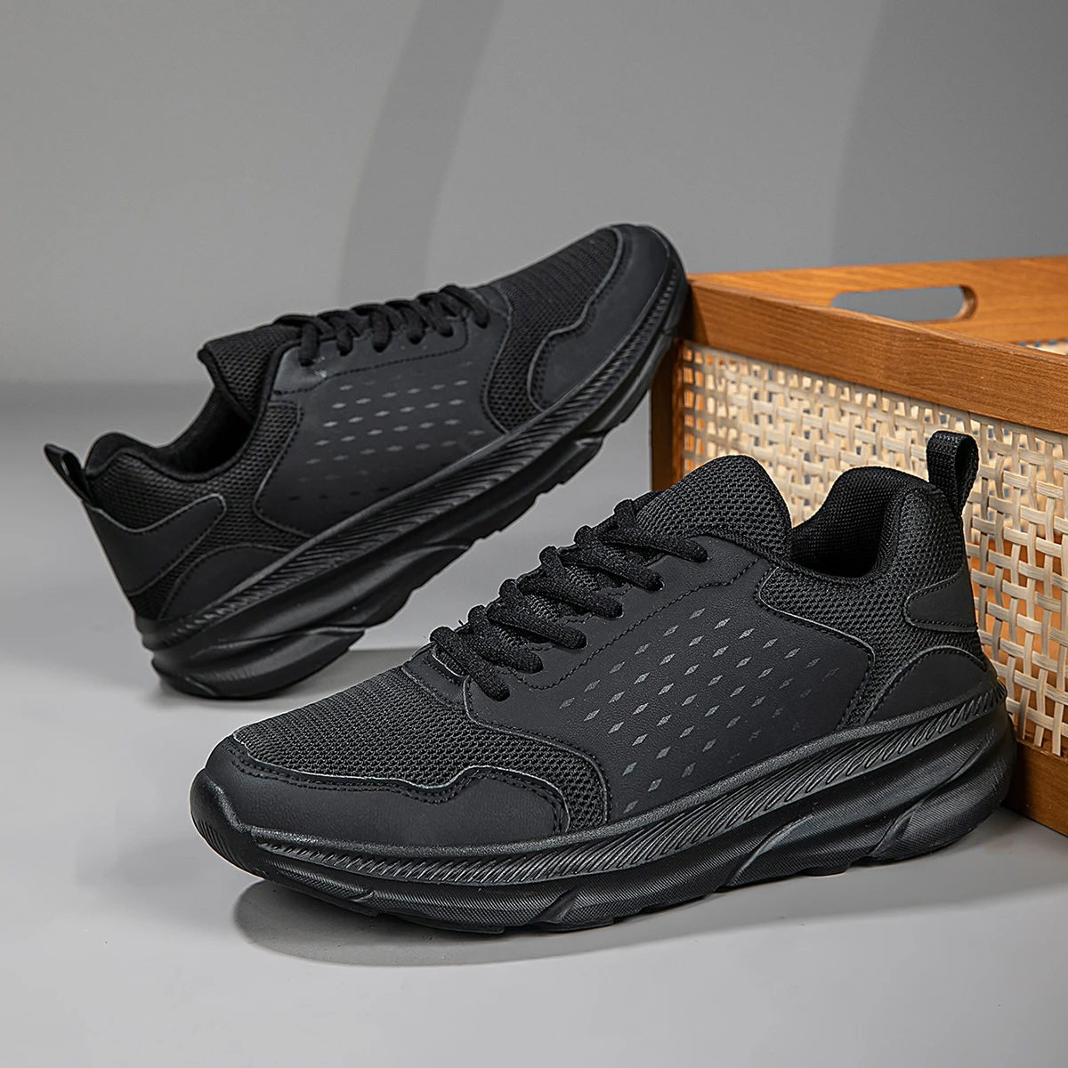 أحجام 36-47 أحذية رجالي عالية الجودة أحذية رياضية جلدية منصة أحذية رياضية غير رسمية جديدة مريحة خفيفة مضادة للانزلاق أحذية رياضية للرجال
