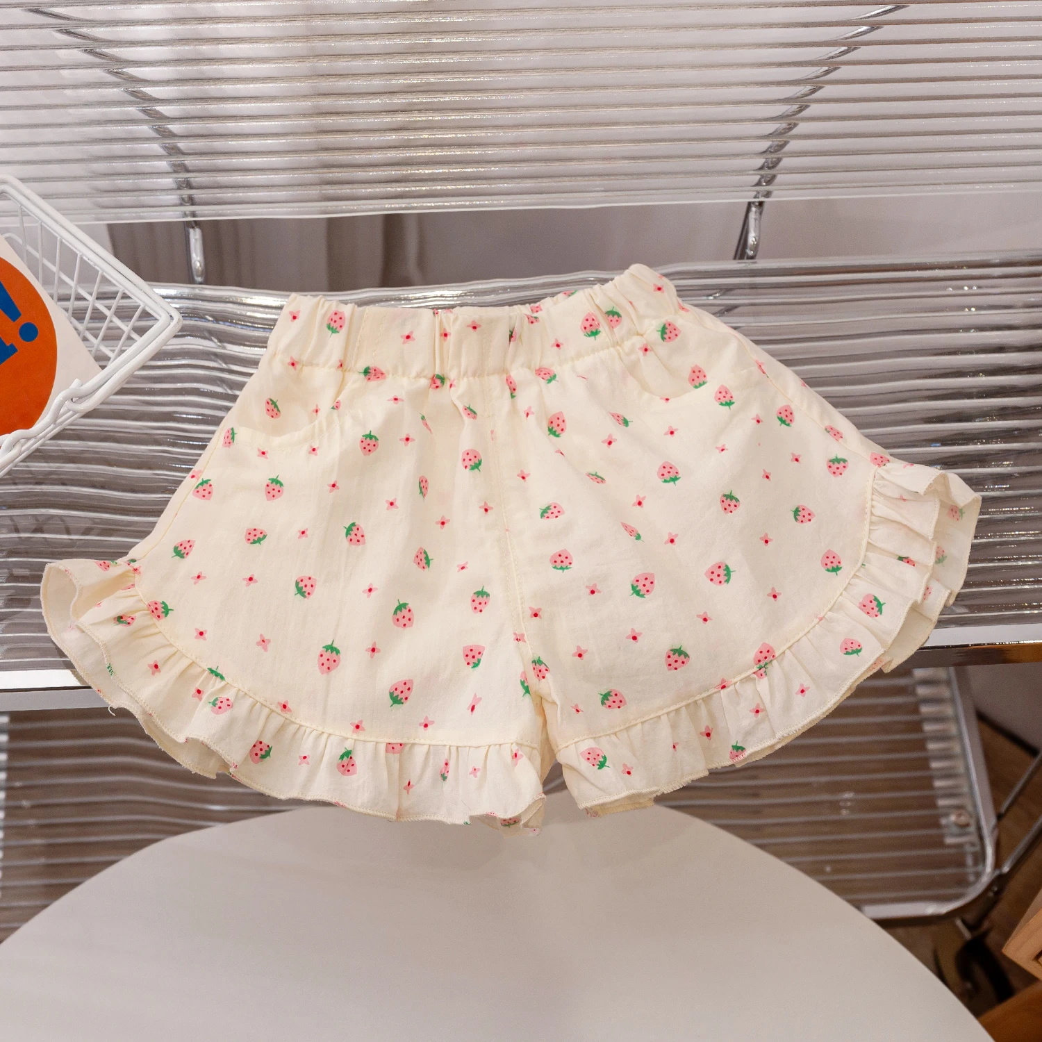 Cute Strawberry Printed Baby Girls Shorts Elastic Waist Loose Casual Ruffle Shorts Summer Toddler Girls Short Pants