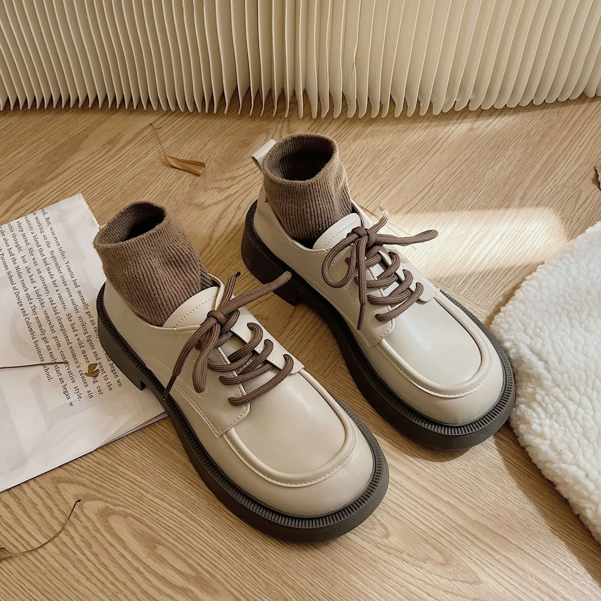 

Кроссовки женские на платформе, универсальные туфли-оксфорды с закрытым носком, в британском стиле, с круглым носком, белые, на лето