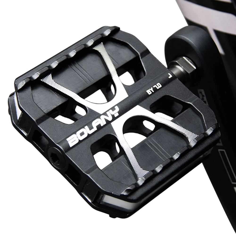 2Pcs Luminous Bike Pedal 3 Bearing Bicycle Platform Pedal Aluminum Alloy Mountain Bike Pedals 7 Light Modes MTB Bike Accessories