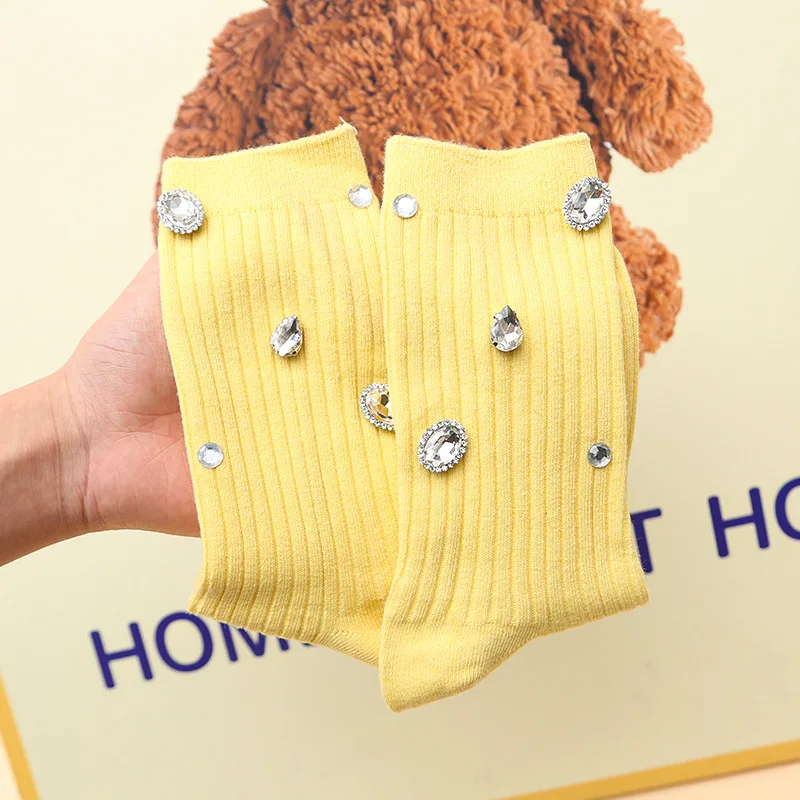 Damensocken im koreanischen Retro-Stil, coole, bequeme, hochwertige Baumwollsocken für Mädchen, Großhandel, süße Strass-Verzierung, einfach, vielseitig, glänzend – Detail 8