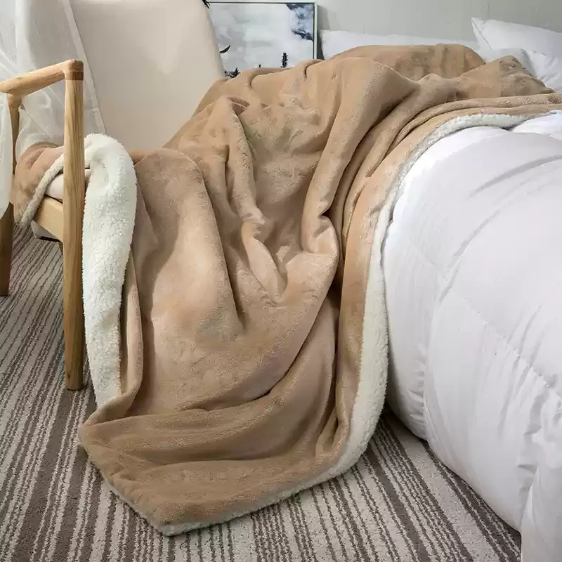 Double layer thickened coral fleece small blanket, sofa cover blanket, lamb fleece office nap, nap, air conditioning blanket 3