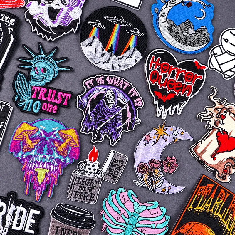 Horror Queen Iron On Patch Wtf Skeleton Ricamo Patch Iron On Badge Vestiti Sticker Stripes Applique Patch Fusibili Fai Da Te