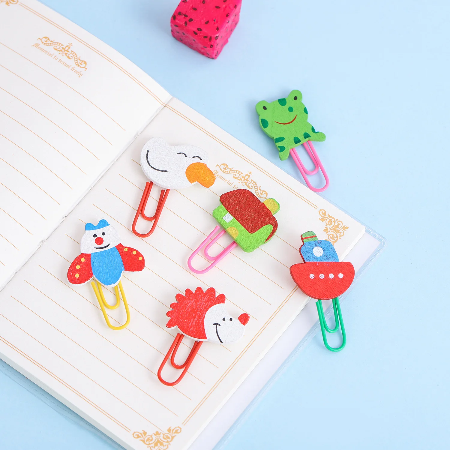 12Pcs/Set Creative Cute Animal Paper Clip Bookmark Kids Stationery Kawaii Cartoon Bee Frog Wooden Paperclips Office Gadgets Gift