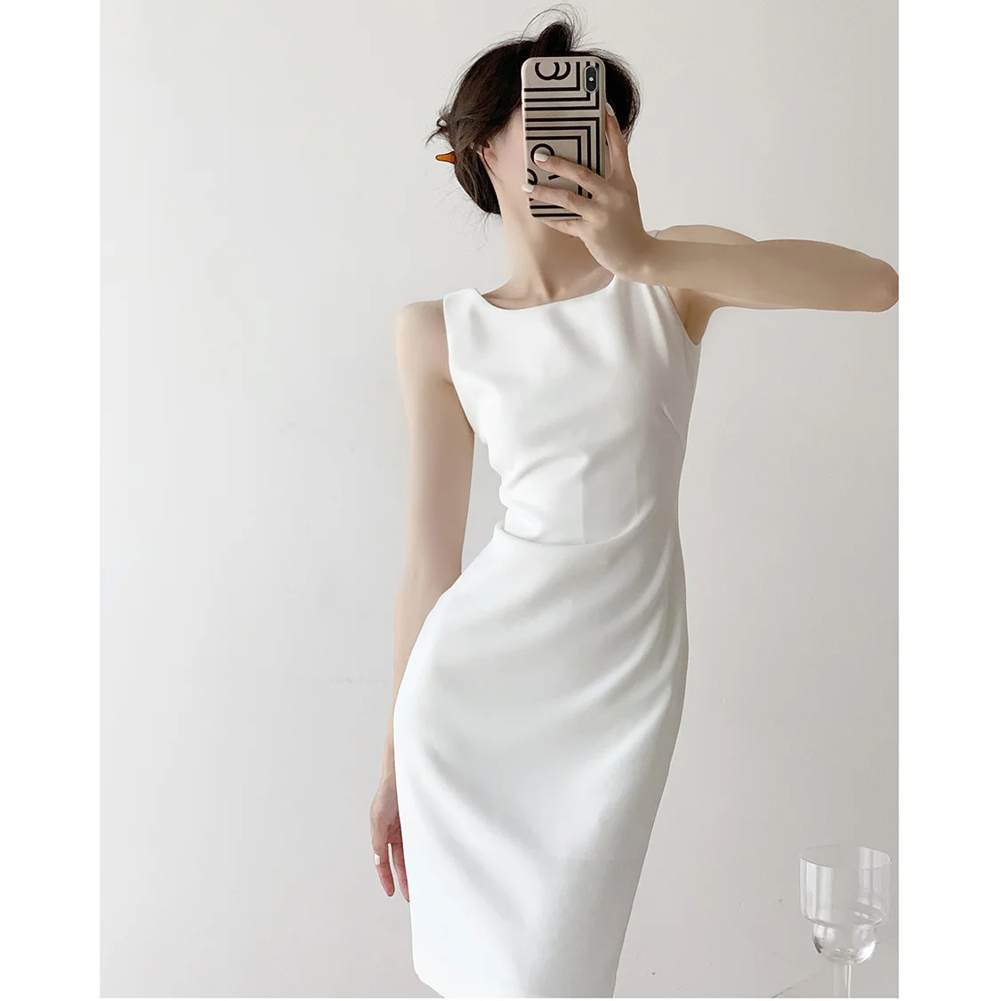

Ince white pure sexy dress for women in summer, French Hepburn style, small crowd design, one shoulder Slip dress