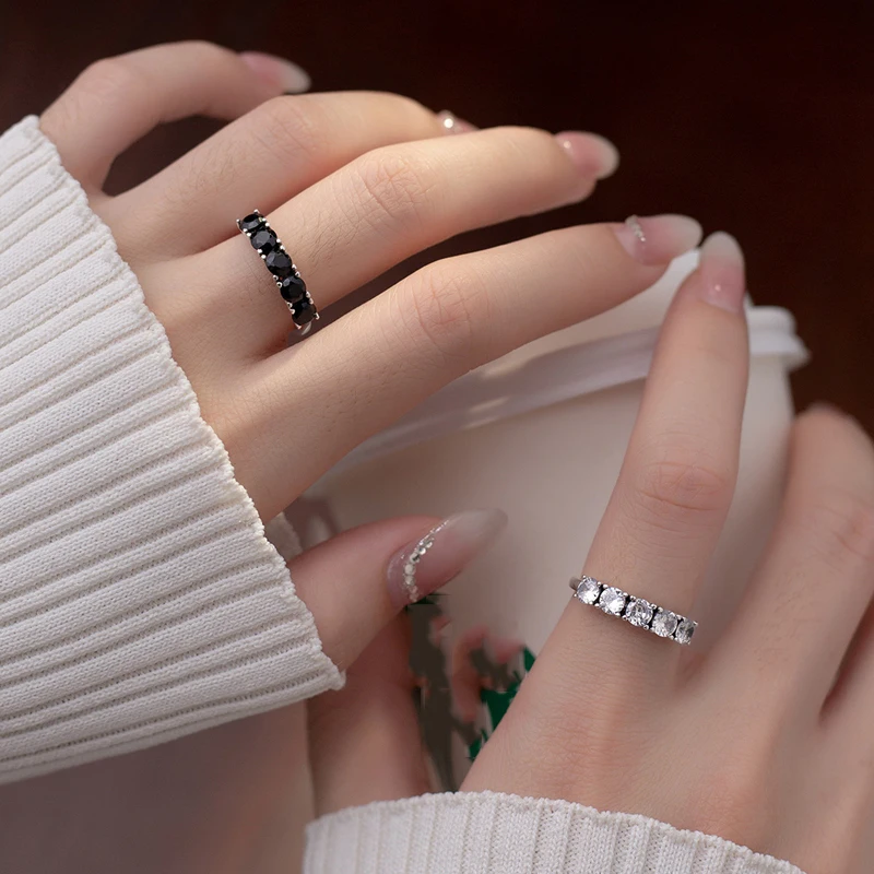 

Женское Открытое кольцо из серебра 925 пробы, с черным и белым цирконом