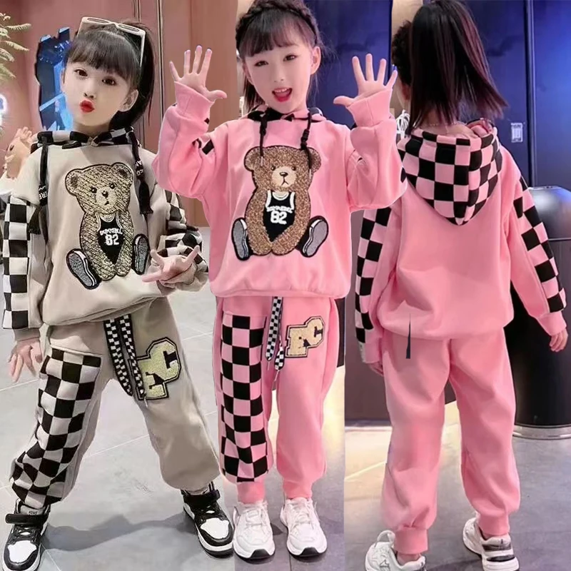 2-8 Jahre Frühling Herbst Mädchen Kleidungsset Cartoon Besticktes Bärenmuster Kapuzenpullover + Hose 2-teiliges Outfit für Kinder