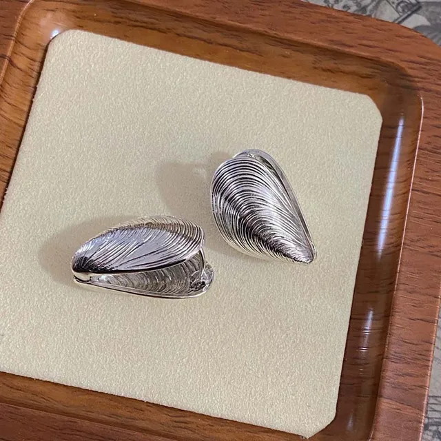 Vintage Metal Shell Stud Earrings for Women Punk Silver Color Texture Geometric Irregular Ear Buckle Jewelry Party Gift 5