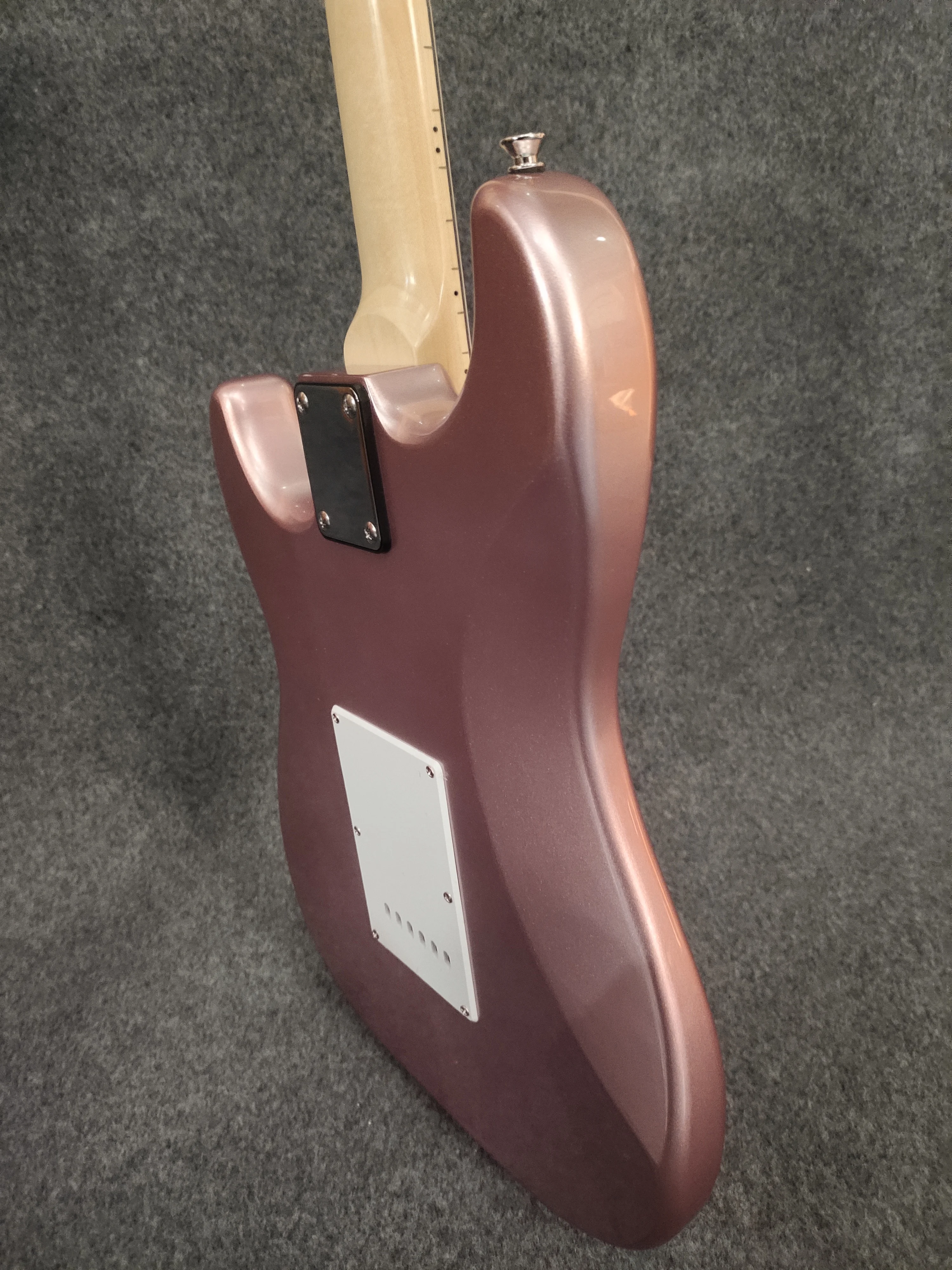 Professional Electric Guitar with 6 Strings, Gloss Metal