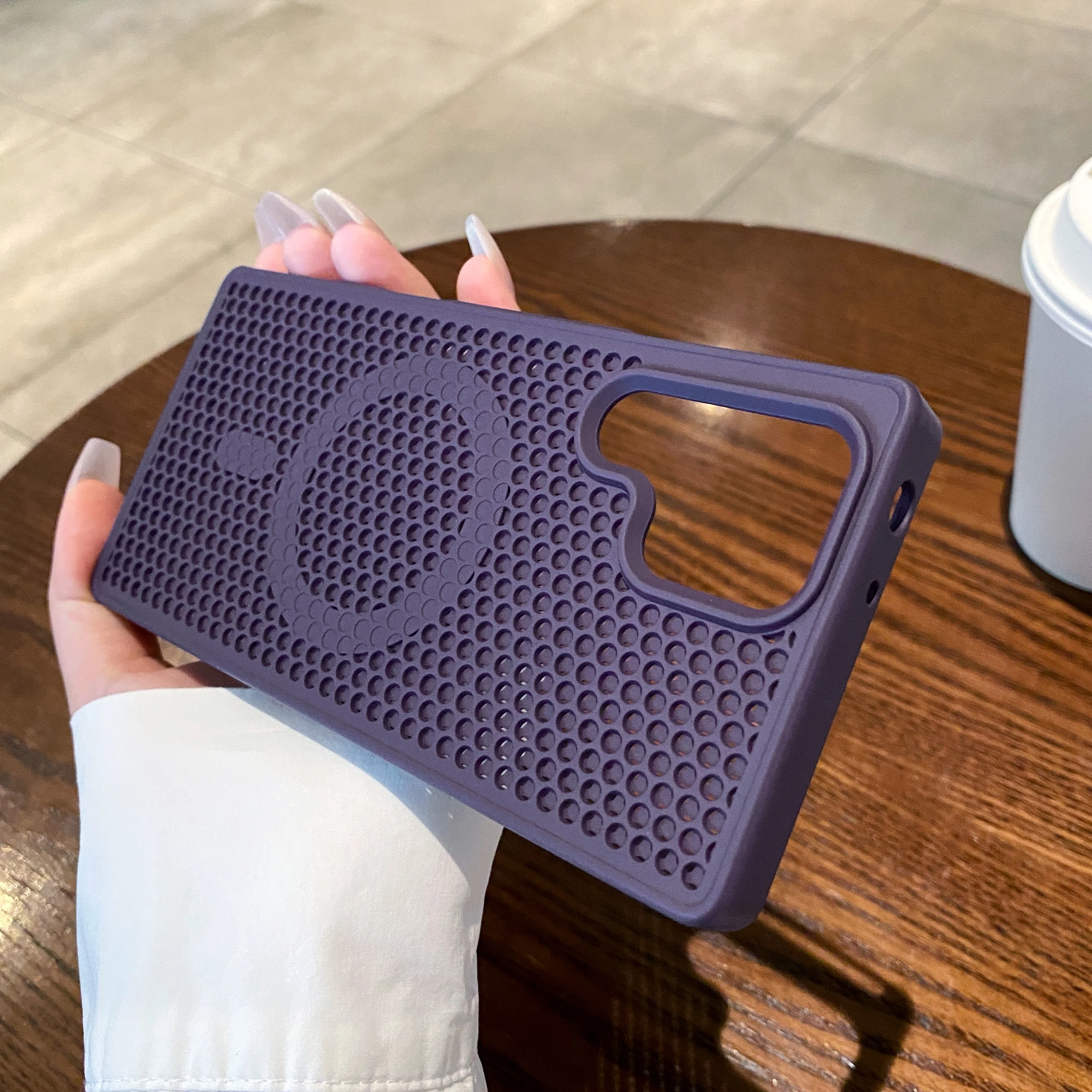 Luxury Honeycomb Cooling Magnetic Phone Case Cover