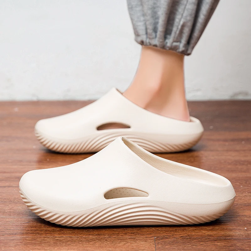 Soft Slippers Summer Slippers Anti Slip Sandals Men Slippers WaterProof Anti Skid Chef Shoe Breathable Slip on Casual Home Slippers Lightweight Beach Sandals Male Garden Clogs
