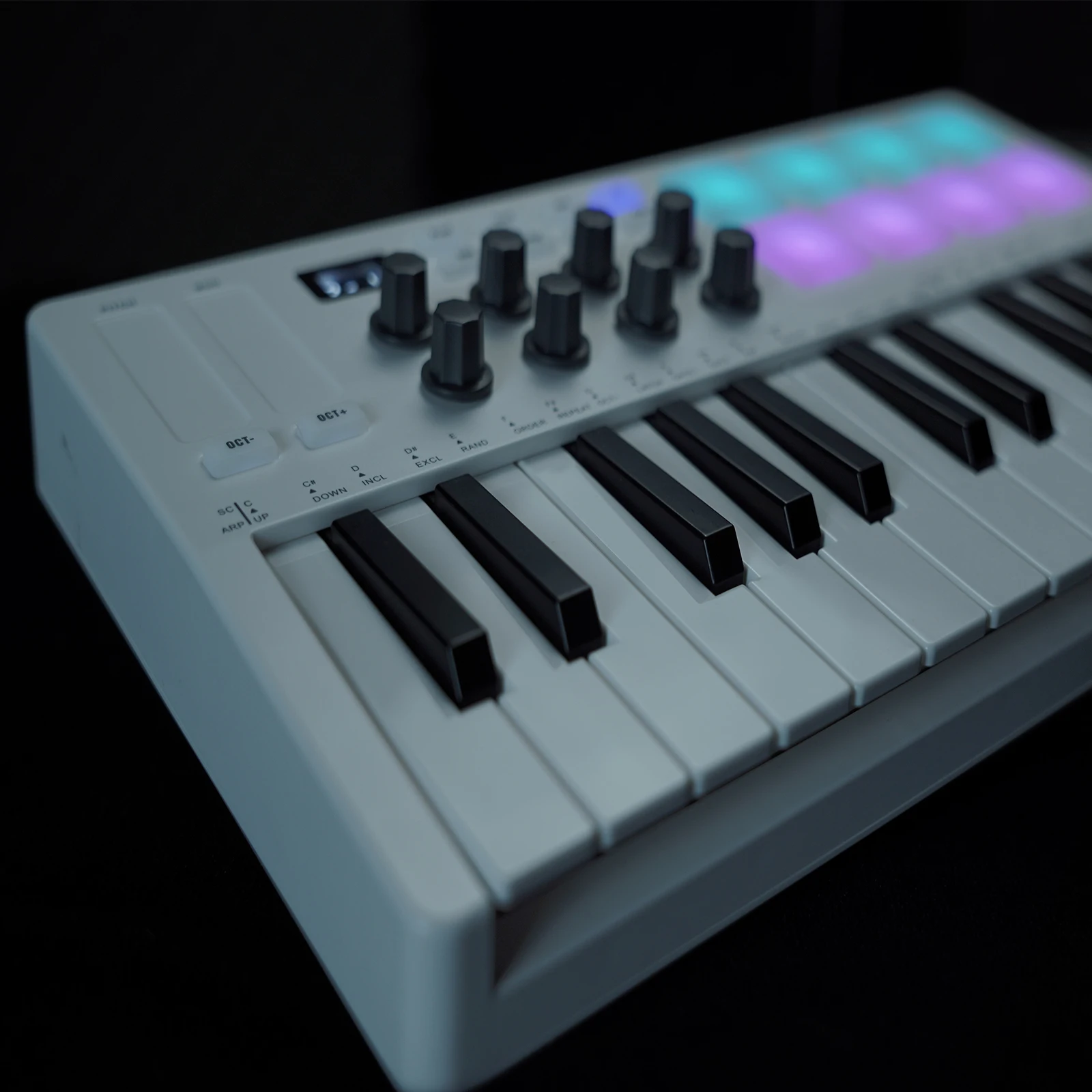 M-VAVE 25-Key USB MIDI Keyboard Controller 8 RGB Drum Pads Bluetooth Backlit Trigger Pads SMK25 Midi Keyboard Controller