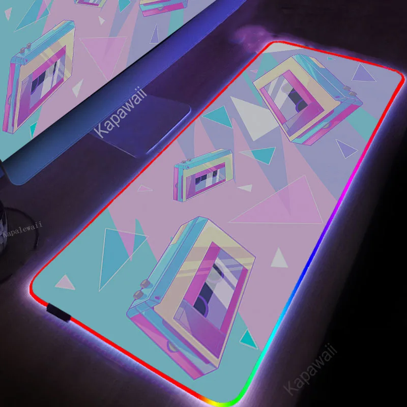 

Большой игровой коврик для мыши с RGB-подсветкой и клавиатурой