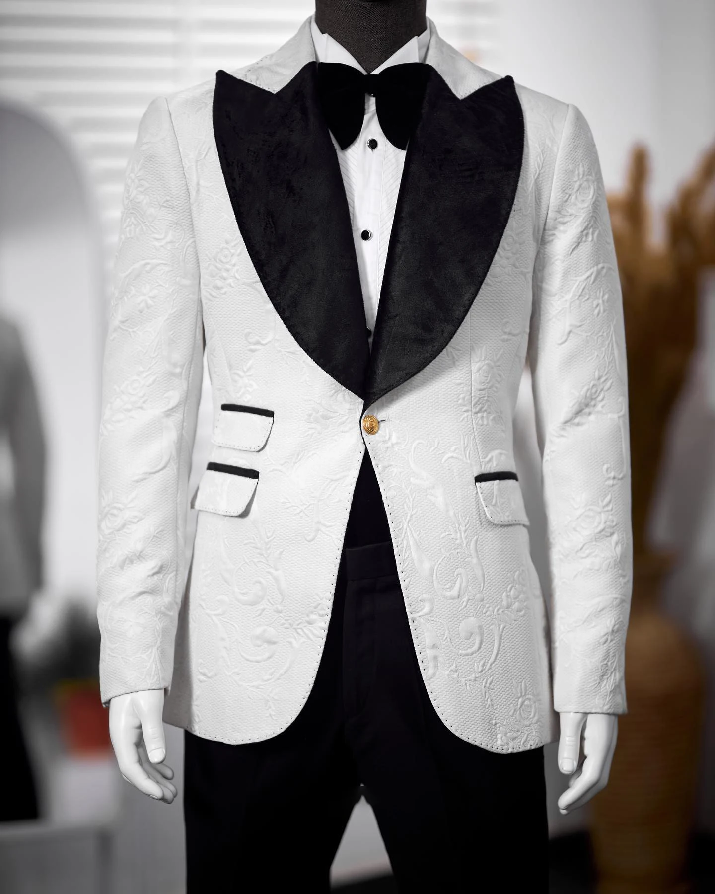Men's Suits Tailored 2 Pieces Jacquard Blazer Black Pants One Button Wedding Peaked Lapel Velvet Formal Custom Made Plus Size