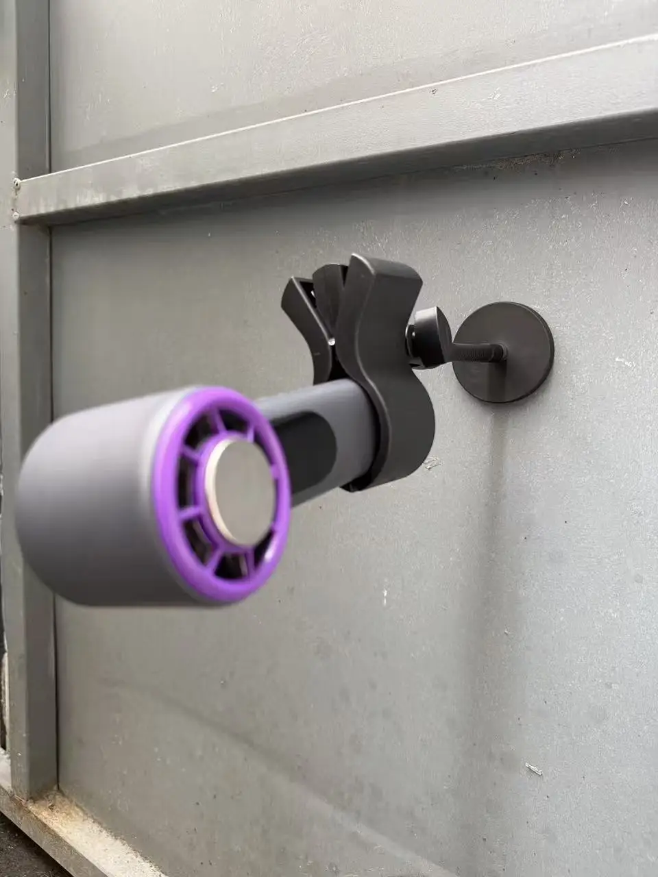 범용 자기 흡착식 마이크 고정 브래킷(호스 포함) 360도 회전 클립형 팬 클립으로 안정적인 지지력 제공