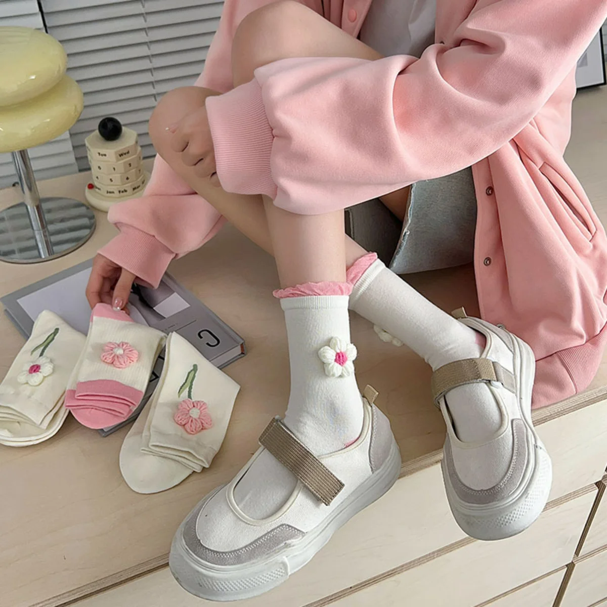 

Three-dimensional Floret Spring and Autumn Series Sweet Maiden Pink Flower Socks Korean Version Cute Net Red Stockings White